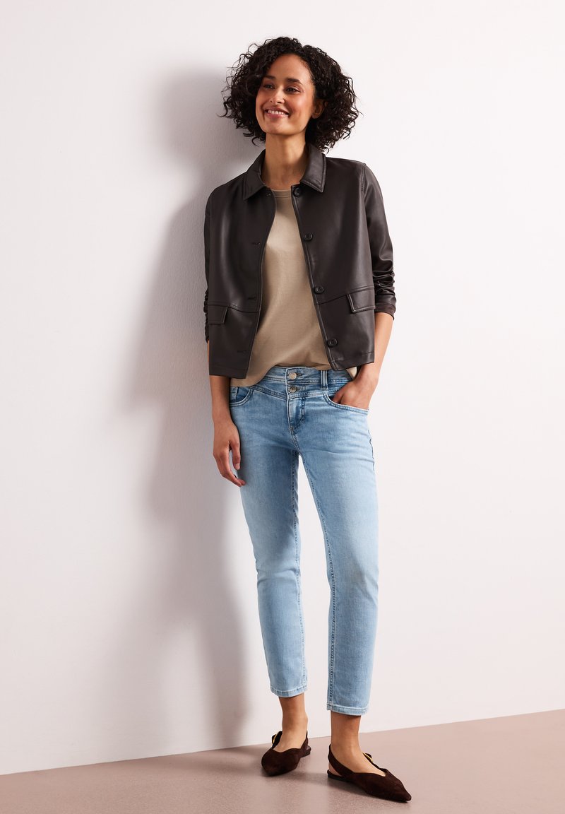 Street One Jean Slim Fit Femme – Coupe Ajustée, Largeur Bas 14 Cm, Entrejambe 77 Cm, Confort Et Style