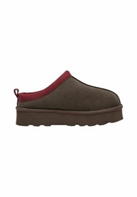 s.Oliver Lahtised kingad - dark brown