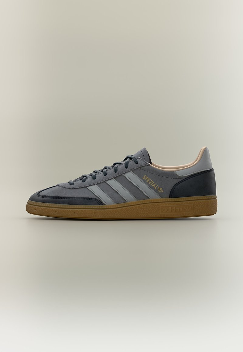 adidas Originals HANDBALL SPEZIAL onix/halo silver/gum/blue-grey