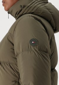 Tommy Hilfiger CASUAL MAXI - Down coat - army green