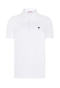 Polo blanco de algodón, con un cierre de tres botones, mangas cortas y un pequeño logo de un pájaro negro en el lado izquierdo del pecho.