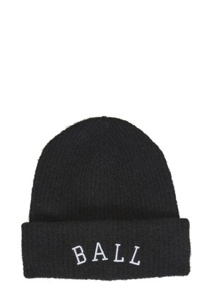 Sort strikegenser med opprullet kant. Har hvid "BALL" skrift på forsiden. Blød tekstur og ribbet design over hele. 
