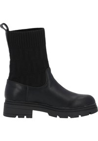 Czarny botek za kostkę z teksturowanym dzianinowym wierzchem i skórzaną dolną częścią. Posiada grubą gumową podeszwę oraz pętelkę do łatwego zakładania.