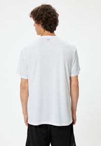 Koton Camiseta estampada - white