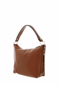 Sac à main en cuir marron avec une surface texturée, de forme courbée et une seule bandoulière. Comprend des éléments en métal argenté et une poche zippée.