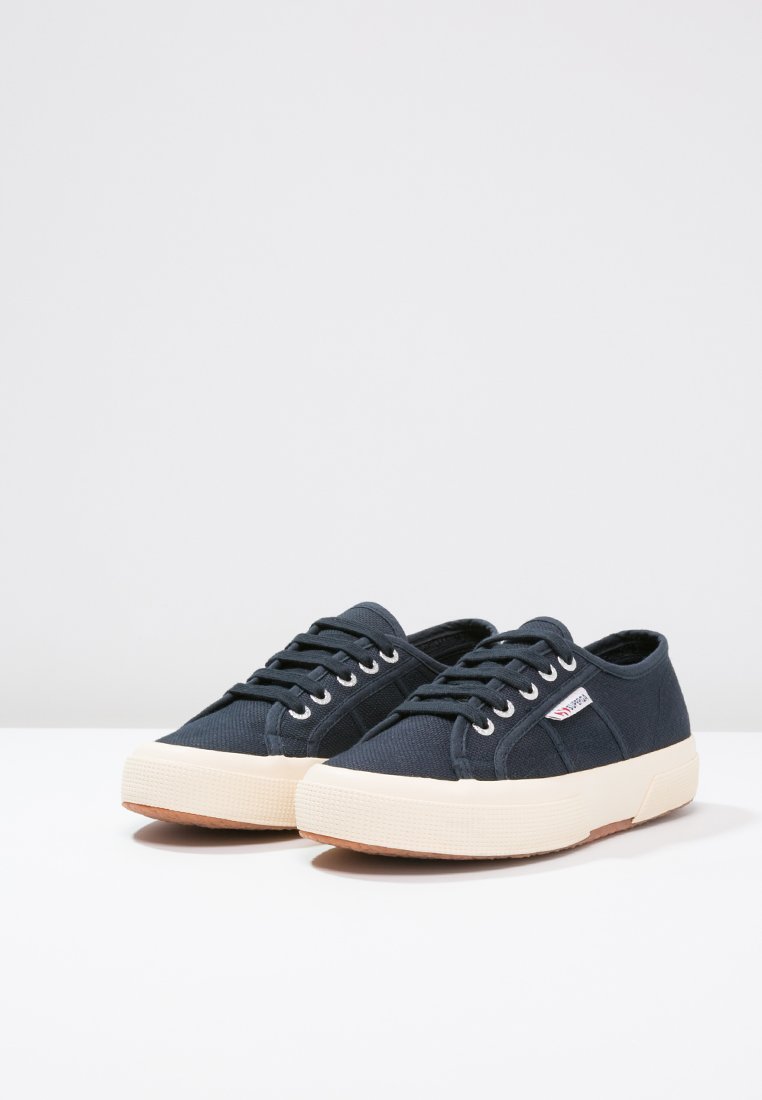Baskets Basses Superga Superbes - Taille 36 - Couleur écru - Neuf Sans Boîte