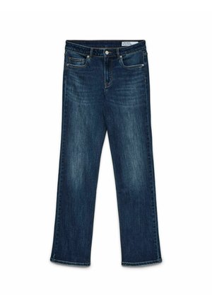 Granatowe jeansy z prostymi nogawkami, pięcioma kieszeniami i białymi przeszyciami. Zapięcie na guzik oraz szlufki na pasek.