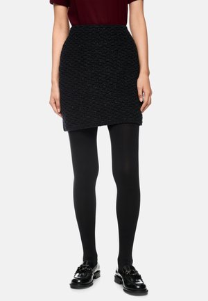 Pencil skirt - black