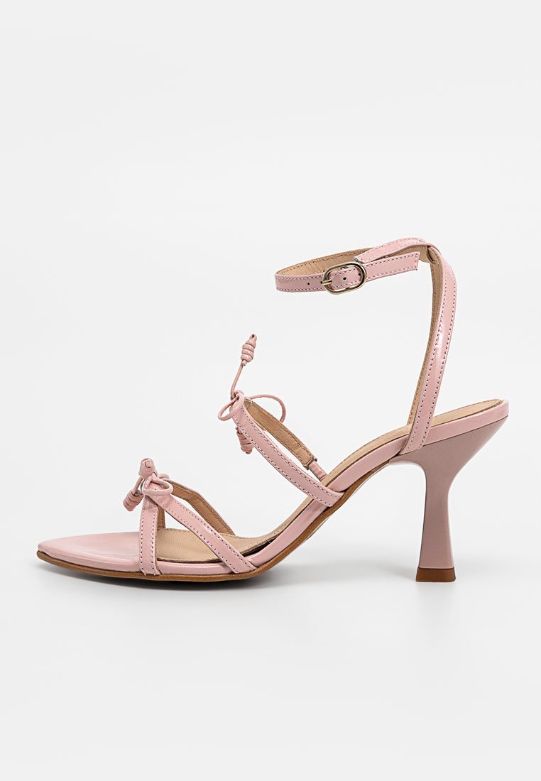 ALOHAS Sandalen met hoge hak roze ALOHAS Sandalen met hoge hak roze