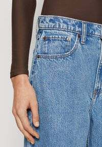 Abercrombie & Fitch HIGH RISE LOOSE JEAN - Jeans relaxed fit - MEDIUM MARBLED