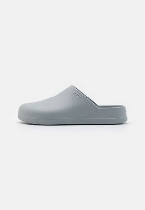 DYLAN UNISEX - Papuci înot - light grey