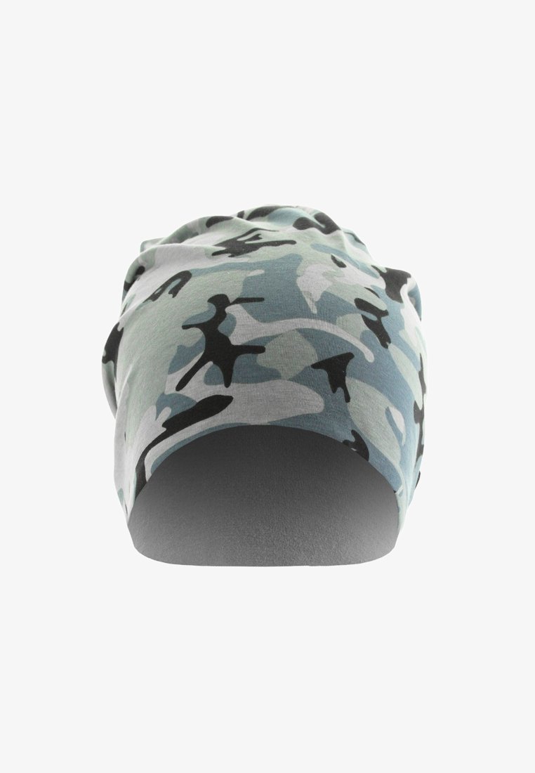 Bonnet camouflage dans des tons de bleu clair, gris et noir. Fabriqué en tissu doux et extensible pour un confort optimal et un ajustement parfait. Design rond et effilé.