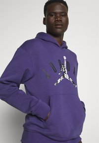 Jordan Mikina - sky purple