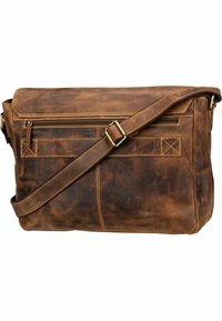 Borsa a tracolla in pelle marrone con una finitura testurizzata, tracolla regolabile, tasca frontale con zip e dettagli di cucitura a contrasto.