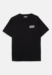 Juodas medvilninis t-shirt su trumpomis rankovėmis, su baltu "VERSACE COUTURE" logotipu kairiajame krūtinės plote. Klasikinis apvalus iškirpimas.