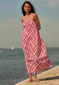 Next REGULAR FIT-HALTER NECK - Maksimekko - red white