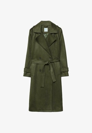 Olivgrüner, doppelt geknöpfter Trenchcoat aus weichem, strukturiertem Stoff. Mit tailliertem Gürtel, weitem Kragen und geknöpften Manschetten.