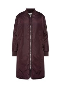 Burgunderfarbene lange Bomberjacke mit einem Frontreißverschluss, gerippten Bündchen, Seitentaschen und einer glatten, glänzenden Oberfläche. Verfügt über eine kleine Reißverschlusstasche am Ärmel.