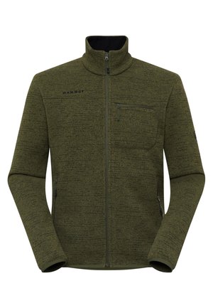 Giacca in pile verde con colletto alto, chiusura a zip, tasca anteriore e tessuto testurizzato. Presenta una fodera interna a contrasto e dettagli del logo.