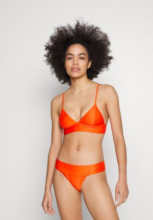 ONLY ONLBOBBY LIFE 2 PACK - Slip bikini - cherry tomato/black