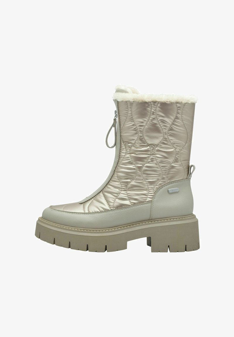 Gepolsterte, metallisch beige Stiefel mit einem mit Fell gefütterten Kragen, einem seitlichen Reißverschluss und einer dicken, geriffelten Sohle. Glatte Lederakzente an der Zehe und Ferse.