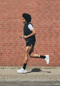 HOKA INSULATED RUN VEST - Vestă - black