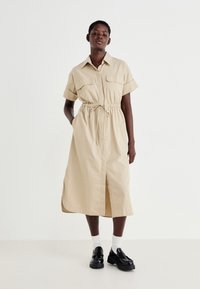 GAP CUTOUT MIDI SHIRTDRESS - Marškininė suknelė - khaki