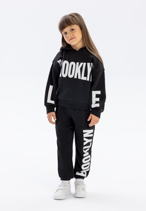 HOODIE AND JOGGERS SET - Tepláky - black