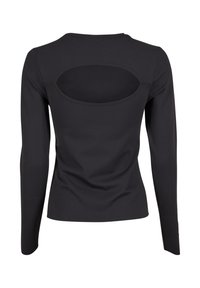 Zwarte blouse met lange mouwen, featuring een ronde uitsnijding op de bovenrug. De stof is glad en rekbaar, ontworpen voor een aansluitende silhouette.