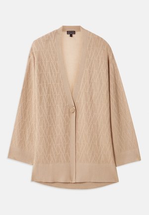Cardigan beige con una vestibilità ampia, caratterizzato da un motivo a diamante testurizzato, scollatura a V profonda, chiusura con un singolo bottone e polsini a costine.