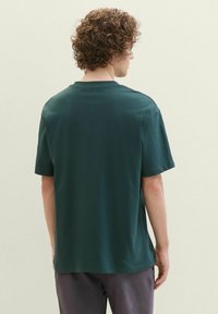 TOM TAILOR DENIM Základné tričko - dark gable green
