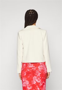 Object OBJMIRA SHORT - Bleiseri - sandshell