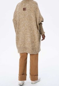 blue shadow Kofta - light brown