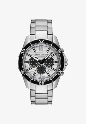 Roostevabast terasest Armani Exchange käekell hõbedase sihverplaadi, musta raami, kolme alamsihvriga, kuupäeva kuvamise ning metallist link-käevõruga.