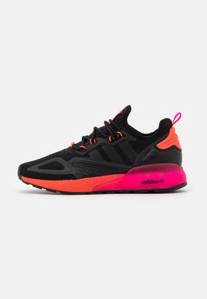 ZX 2K BOOST UNISEX - Baskets basses - core black/solar red