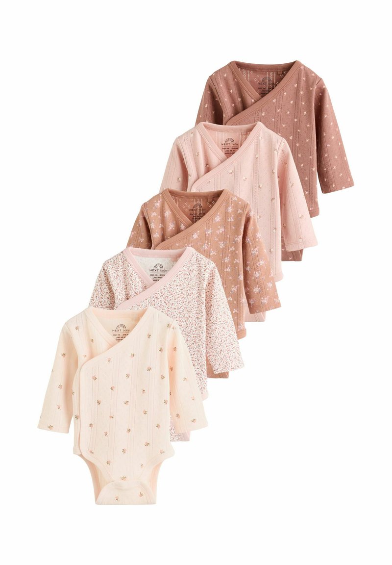 Cinque body per neonati a manica lunga in tonalità rosa e marrone, ciascuno con piccoli motivi floreali e chiusure frontali incrociate.