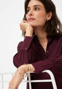 BRAX STYLE VIC - Button-down blouse - berry