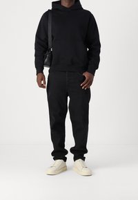 Jack & Jones Mikina s kapucí - black