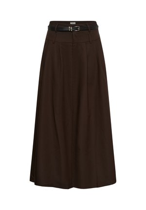 Pantalones marrones de talle alto y pierna ancha con pliegues delanteros y cinturón negro con hebilla plateada.