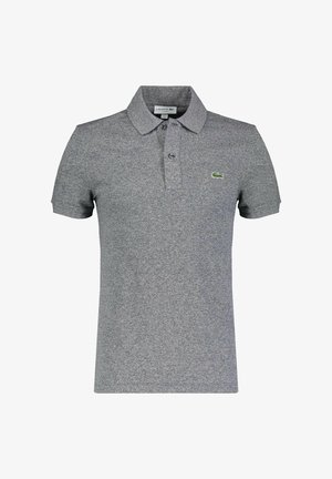 Szary polo wykonany z teksturowanej tkaniny, z kołnierzykiem, dwoma guzikami oraz małym zielonym haftowanym logo na lewej piersi.