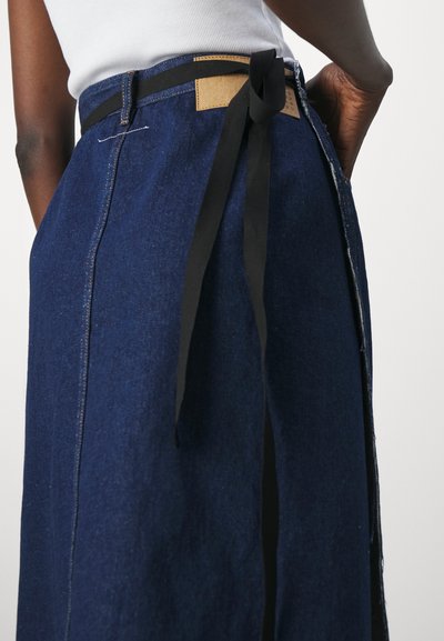 MM6 Maison Margiela MIDI SKIRT - Farmerszoknya - indigo