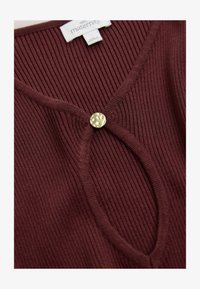 Sélectionné, burgundy red