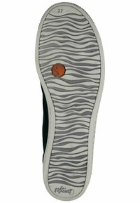 Czarna podeszwa buta ozdobiona białym wzorem fali, z okrągłym pomarańczowym akcentem. Rozmiar 37 widoczny przy górnej krawędzi; nazwa marki "softinos" widoczna.