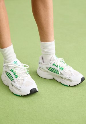 Sneakers laag - white