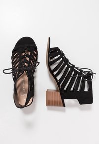 New Look Wide Fit Sandaalit nilkkaremmillä - black