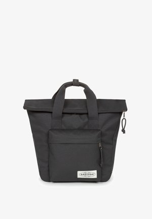 Czarna torba na ramię Eastpak wykonana z trwałego materiału, z górną klapą, dwoma krótkimi uchwytami oraz przednią kieszenią na zamek z naszywką z logo.
