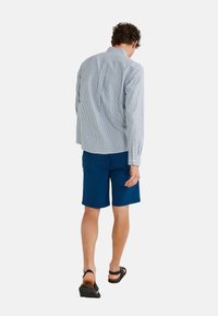 Monoprix BERMUDA STRAIGHT - Short - poseidon