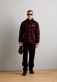 Schott ZACK - Lengva striukė - aubergine