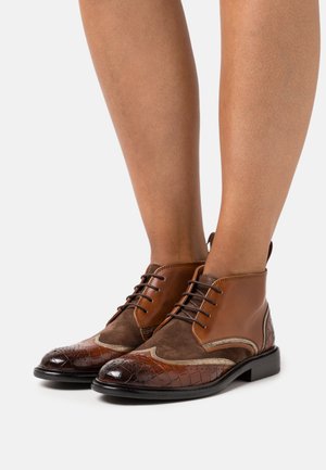 SALLY 30 - Ankle boots - aztek gold/barista brown