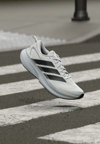 Non sélectionné, footwear white/core black/halo silver-coloured